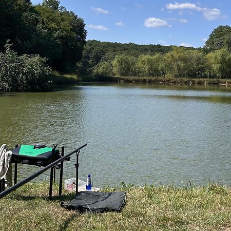Camping Les Petites Minaudieres Coussay-les-Bois エクステリア 写真