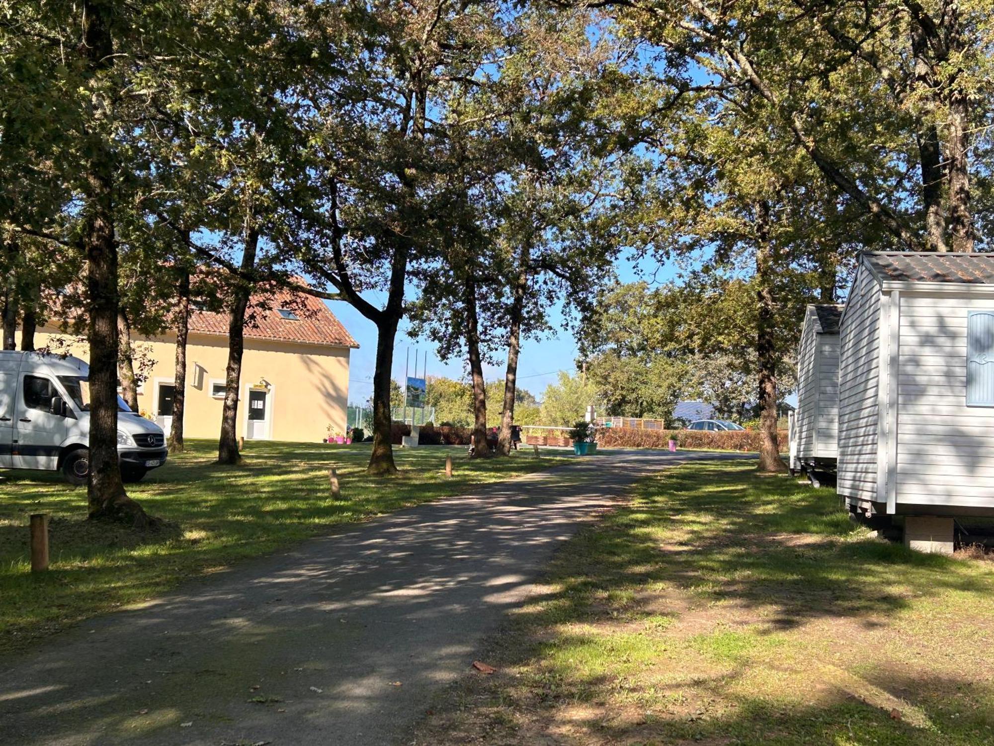 Camping Les Petites Minaudieres Coussay-les-Bois エクステリア 写真